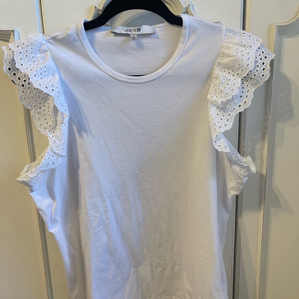 Joe’s sleeveless top with ruffles size M